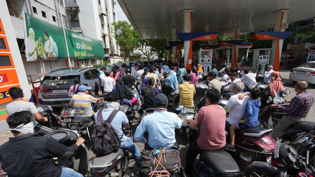 川普打伊朗讓普京笑開懷!印度狂掃6000萬桶俄油,越南也主動擁抱莫斯科求救