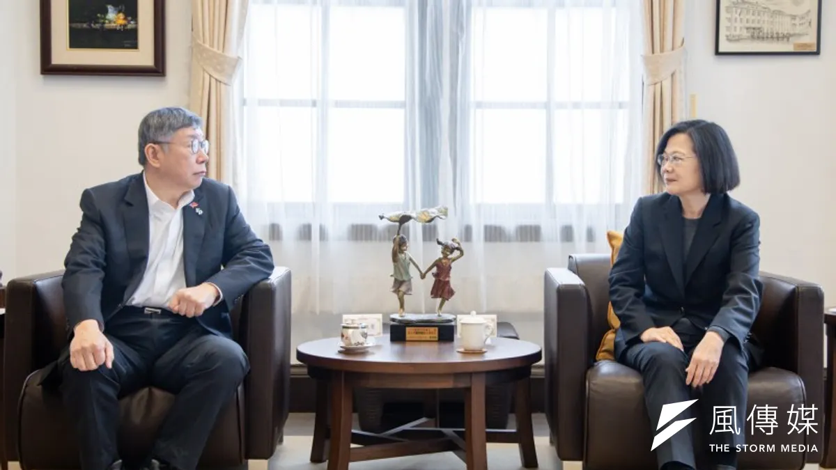 在2024年總統大選後,蔡英文(右)邀請柯文哲(左)進總統府聊國政。(資料照,總統府提供) 在2024年總統大選後,蔡英文(右)邀請柯文哲(左)進總統府聊國政。(資料照,總統府提供)