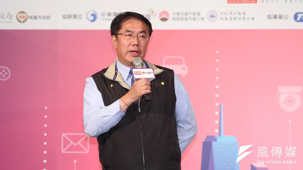 深陷爐渣案風波的台南市長黃偉哲(見圖),輿情分析認為對其實質影響甚鉅。(資料照,顏麟宇攝)