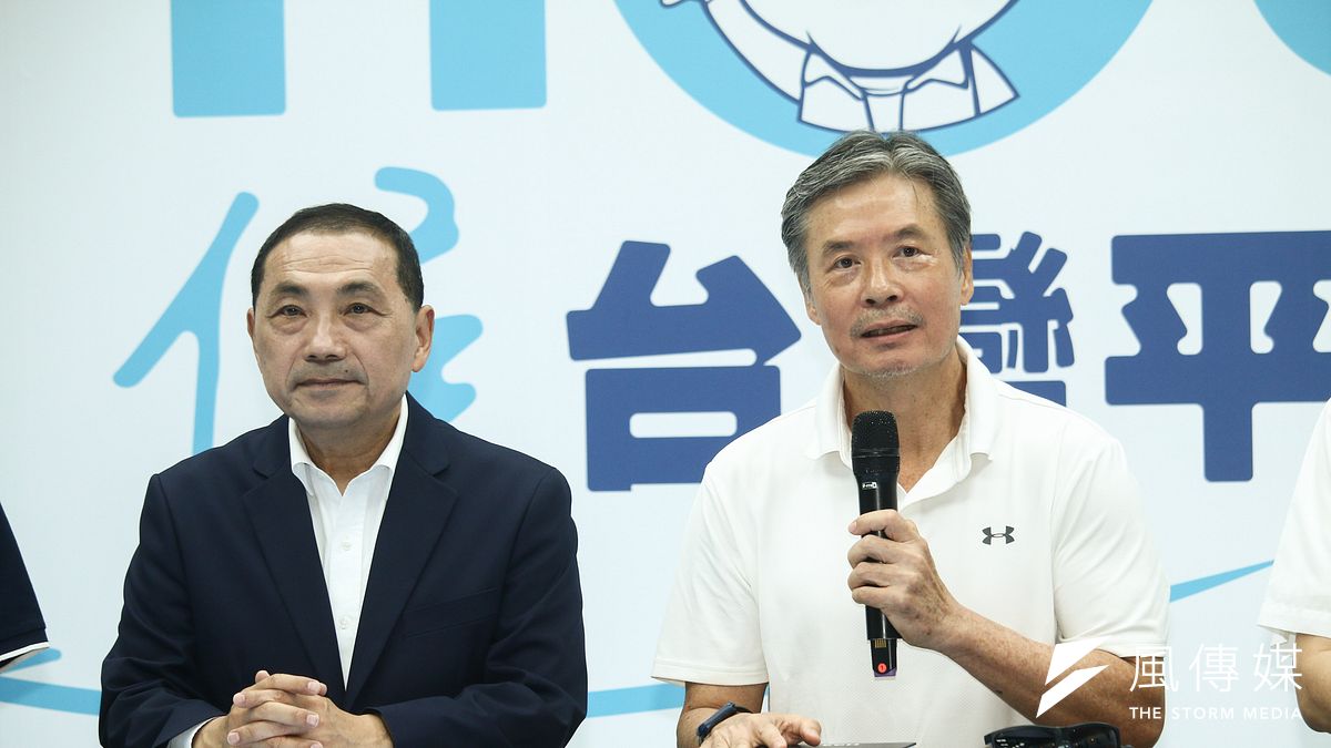 侯友宜(左)請來「主戰派」金溥聰(右)操盤。(資料照,蔡親傑攝) 侯友宜(左)請來「主戰派」金溥聰(右)操盤。(資料照,蔡親傑攝)