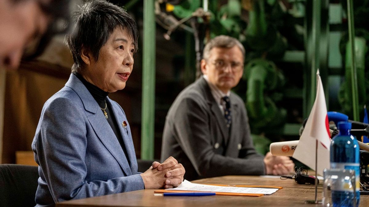 2024年1月7日,日本外務大臣上川洋子與烏克蘭外長庫列巴在基輔的防空洞召開聯合記者會。(美聯社) 2024年1月7日,日本外務大臣上川洋子與烏克蘭外長庫列巴在基輔的防空洞召開聯合記者會。(美聯社)