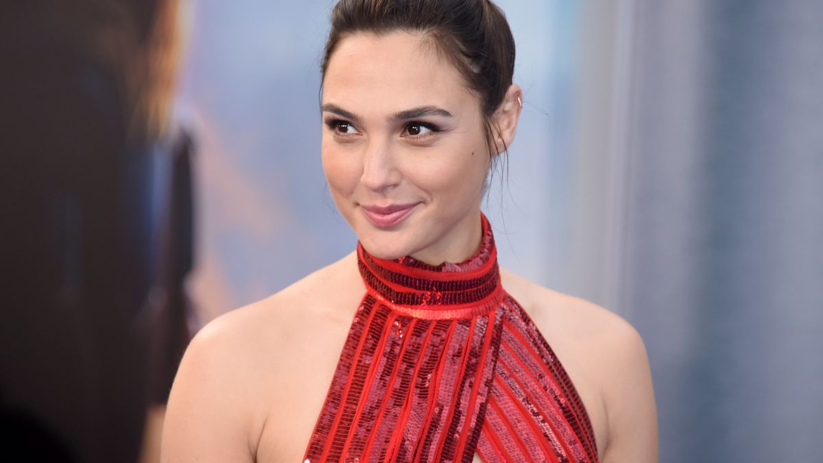 英雄電影《神力女超人》女演員蓋兒加朵不但來自以色列,更曾在以色列國防軍服役兩年。(資料照,美聯社) 英雄電影《神力女超人》女演員蓋兒加朵不但來自以色列,更曾在以色列國防軍服役兩年。(資料照,美聯社)