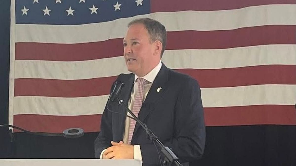 美國環境保護署署長李.澤爾丁宣稱,2025年光是環保署就將帶來數兆美元的去管制效益。(資料照,取自Lee Zeldin臉書粉專) 美國環境保護署署長李.澤爾丁宣稱,2025年光是環保署就將帶來數兆美元的去管制效益。(資料照,取自Lee Zeldin臉書粉專)