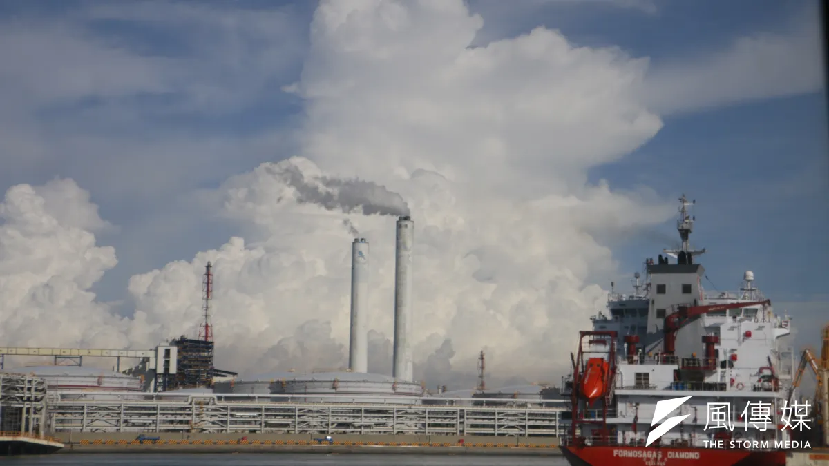 雲林麥寮電廠,麥寮港碼頭(廖羿雯攝)