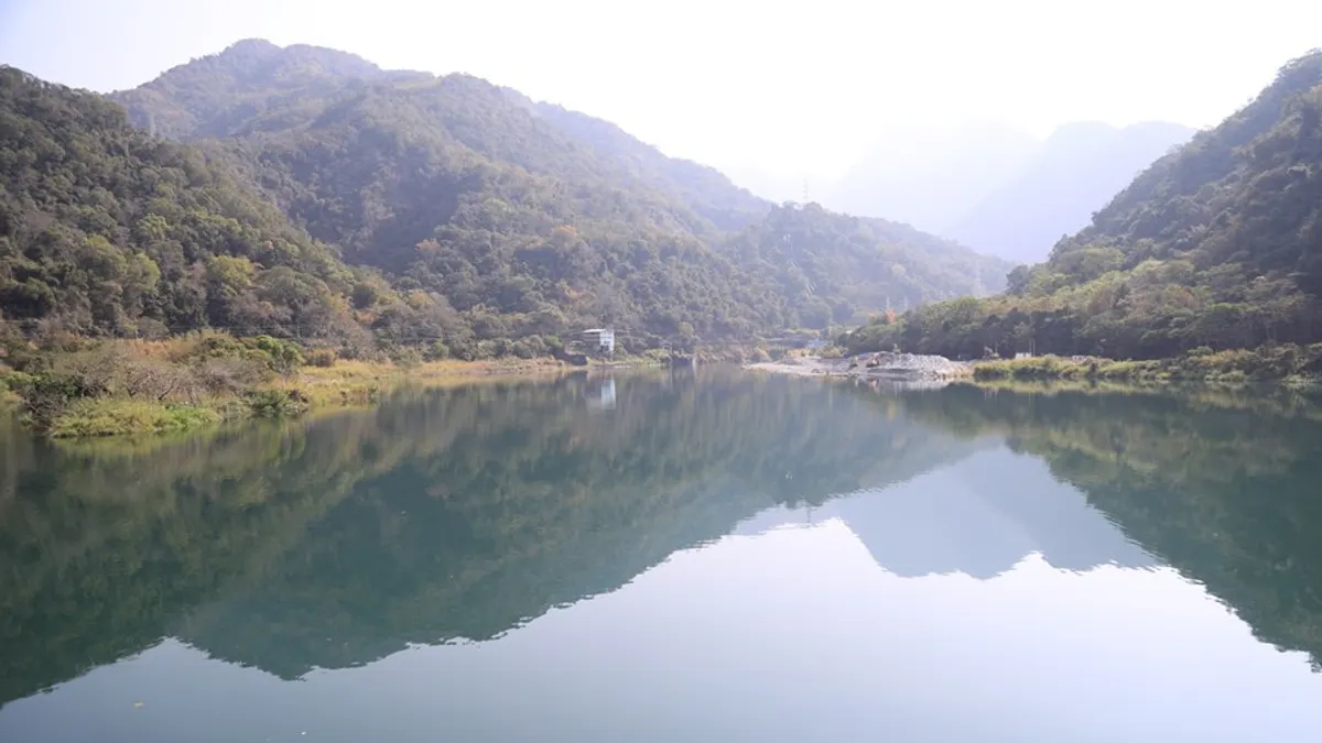 大甲溪流域地理環境先天脆弱,過去已多次證明其發電設施難以抵禦天災侵襲。(資料照,台中市政府提供) 大甲溪流域地理環境先天脆弱,過去已多次證明其發電設施難以抵禦天災侵襲。(資料照,台中市政府提供)