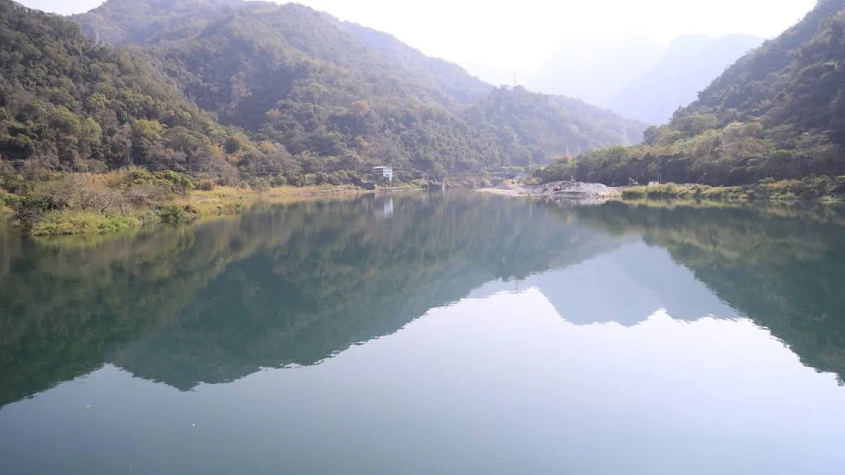 大甲溪流域,作為中部主要的水力發電與飲用水源地,長年承載多項開發壓力。(台中市政府提供)