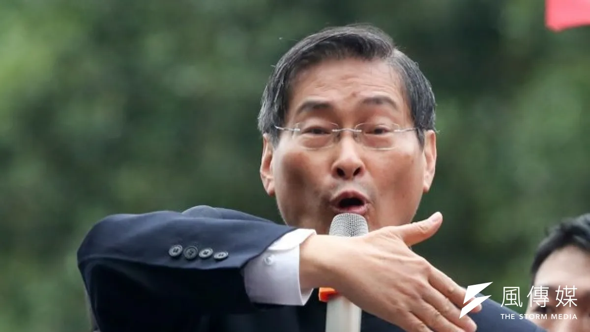 內政部長陳威仁接受媒體詢問後表示,「據我們瞭解,白狼他具有中華民國國籍,他現在也不是通緝犯」。(余志偉攝)