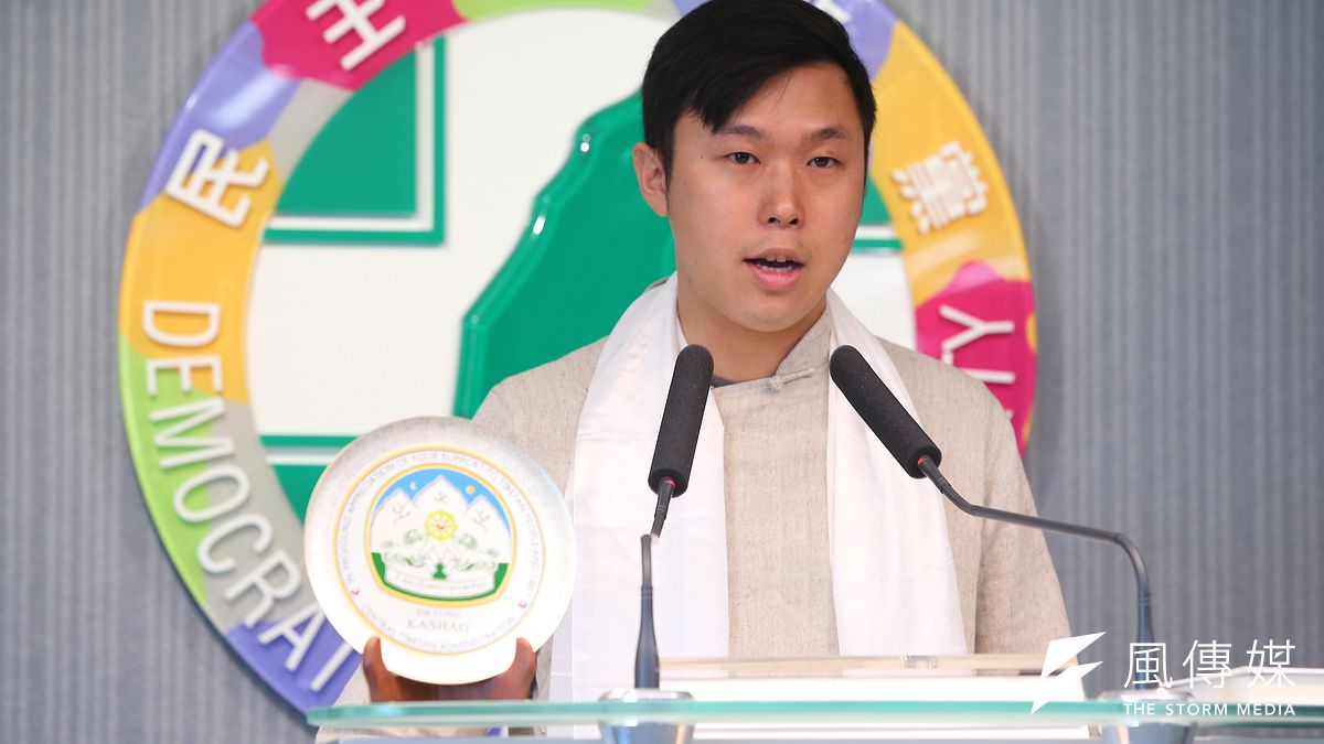 針對高雄市長韓國瑜批評民進黨「貪汙、腐敗、低效率、挑撥兩岸關係」,民進黨發言人李問(見圖)1日反批韓「倒果為因」。(資料照,顏麟宇攝) 針對高雄市長韓國瑜批評民進黨「貪汙、腐敗、低效率、挑撥兩岸關係」,民進黨發言人李問(見圖)1日反批韓「倒果為因」。(資料照,顏麟宇攝)