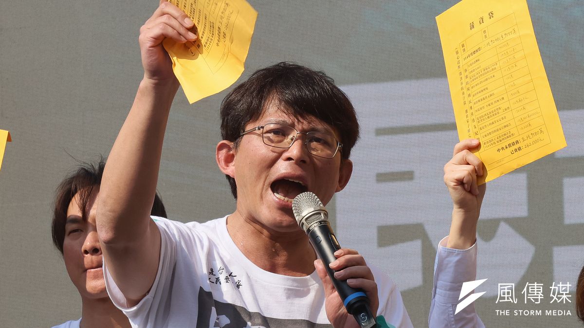 民眾黨主席黃國昌23日出席民眾黨舉辦的「人民要當家」全民問政宣講活動。(柯承惠攝) 民眾黨主席黃國昌23日出席民眾黨舉辦的「人民要當家」全民問政宣講活動。(柯承惠攝)