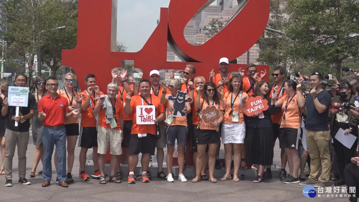 世大運選手北市半日遊 登101遠眺美景