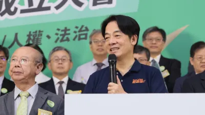 民進黨總統參選人賴清德(見圖)「台獨金孫」形象深植人心,面對2024總統大選,賴改口「沒有統獨問題、反共不反中」。(資料照,賴清德競辦提供)