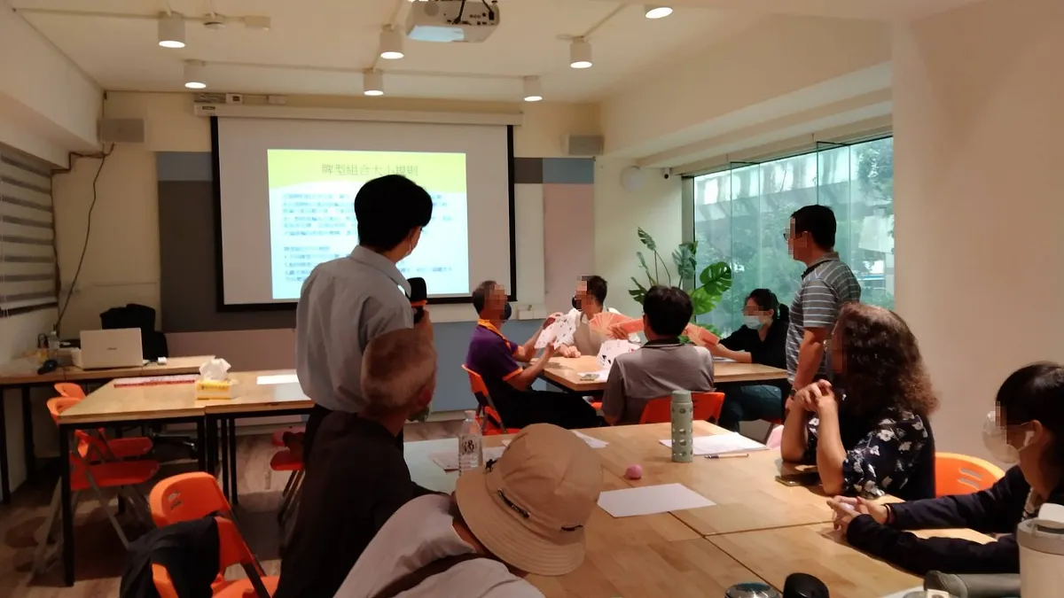 求職實戰練功坊,講師與學員課程互動討論。(圖/台中市政府) 求職實戰練功坊,講師與學員課程互動討論。(圖/台中市政府)