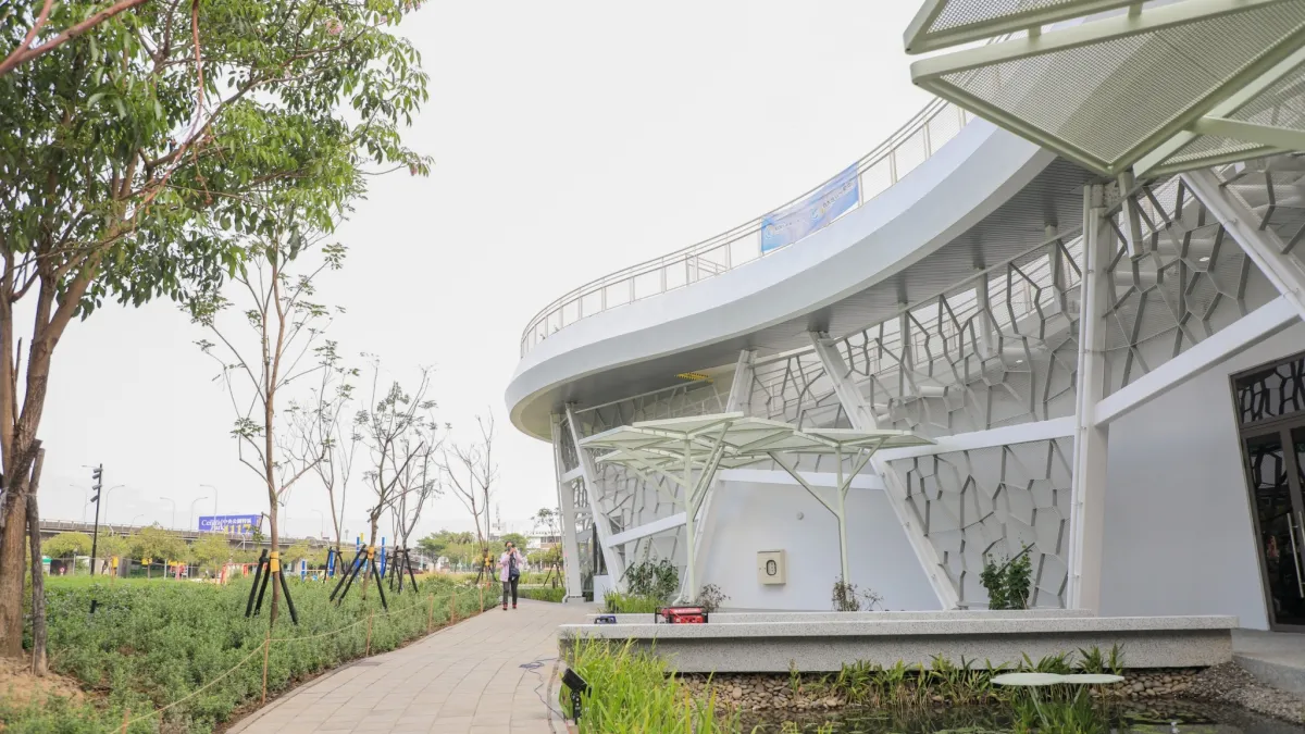 環保節能減碳館內設施已於11月5日起試營運,打造西大墩公園西南側為大肚山生態走廊。(圖/台中市政府)