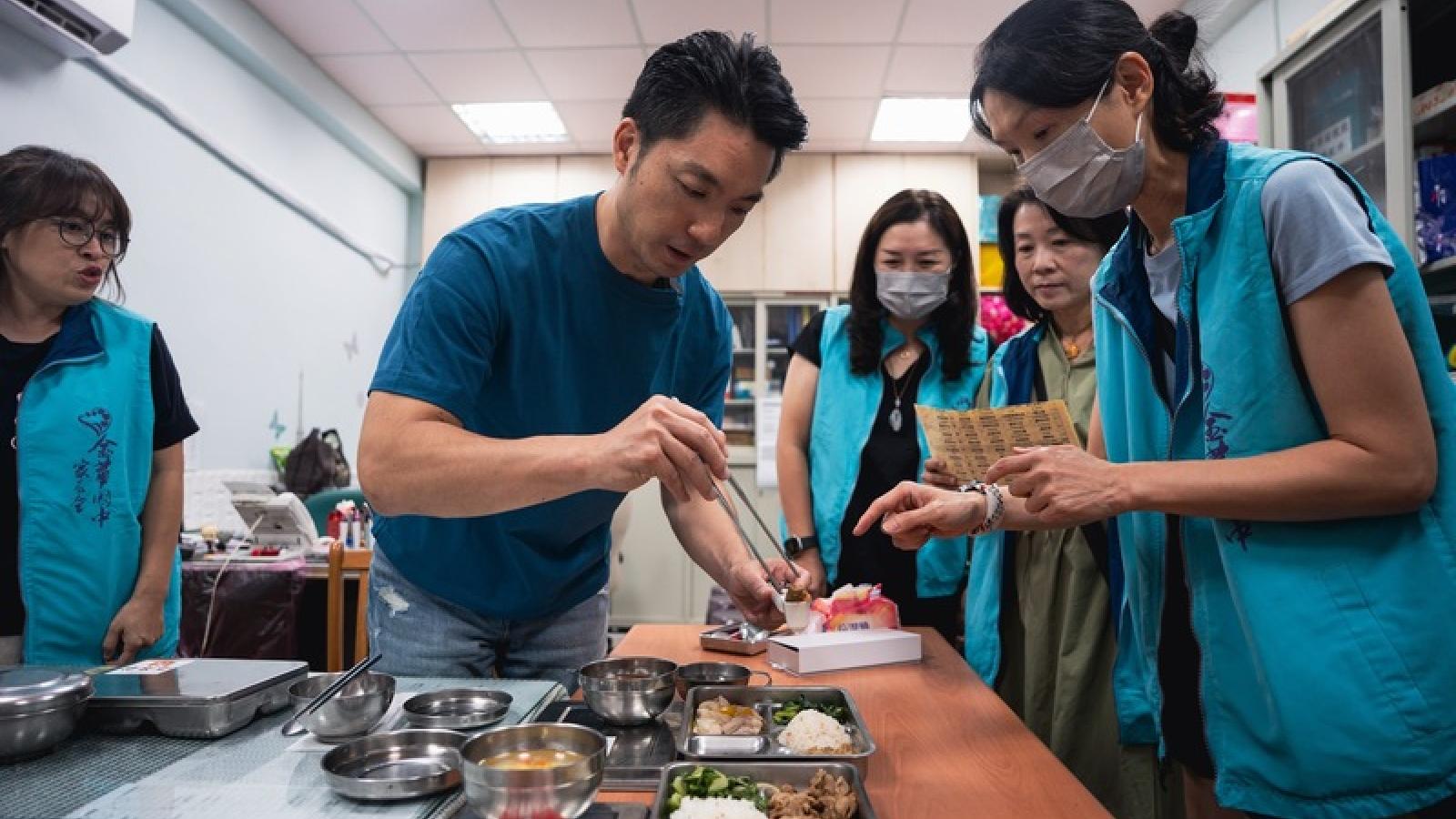 北市營養午餐食安爭議 蔣萬安轟簡舒培「大造謠、大翻車」:一句道歉都沒有