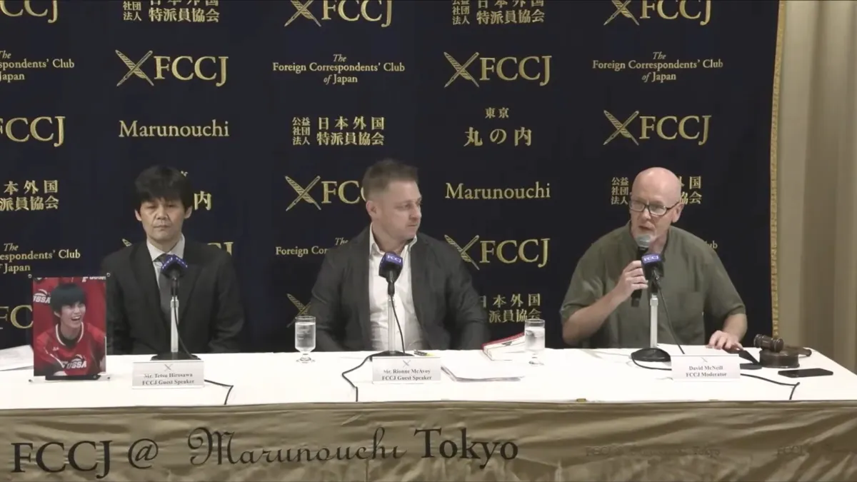日本外国特派員協会(FCCJ)で若年層の自殺増加をめぐる記者会見が開かれ、ドキュメンタリー映画の監督と自死遺族が、社会の同調圧力や支援体制の課題を指摘するとともに、孤立する子どもの沈黙に寄り添うことの大切さを訴えた。(FCCJ提供)