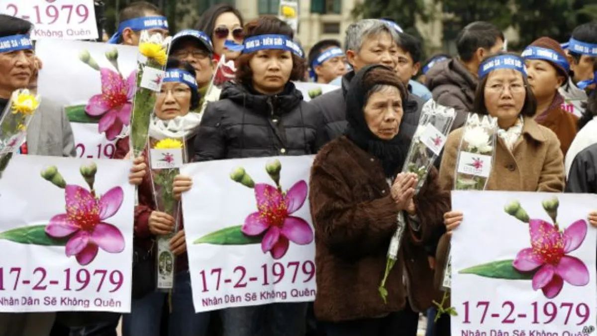 紀念37年前中越戰爭的越南民眾。(BBC中文網)