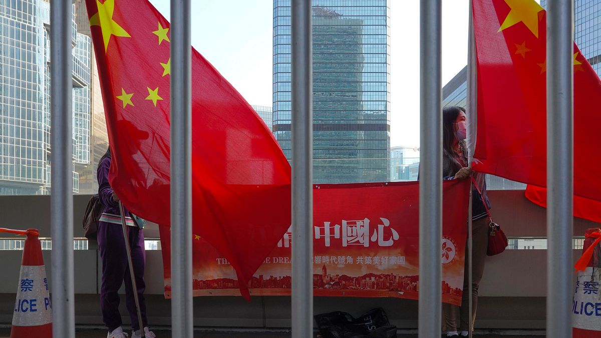 民進黨以「抗中保台」為名操作「大罷免運動」,將國民黨立委赴中訪問污名化為「通匪賣台」,卻對自身政治人物過去訪陸行為輕描淡寫,顯示明顯雙重標準。(AP) 民進黨以「抗中保台」為名操作「大罷免運動」,將國民黨立委赴中訪問污名化為「通匪賣台」,卻對自身政治人物過去訪陸行為輕描淡寫,顯示明顯雙重標準。(AP)