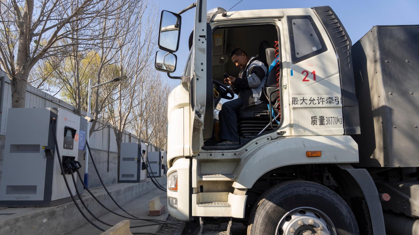 商業熱議》電動車救了中國!每天用油少150萬桶=法國全國用量; 華爾街日報:這只是個開始