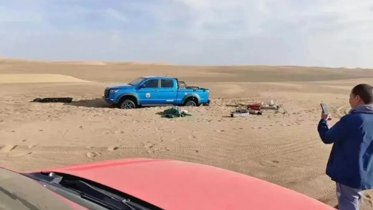 越野車隊擅闖羅布泊無人區,最終導致3死1失蹤的悲劇。(圖/翻攝自微博)