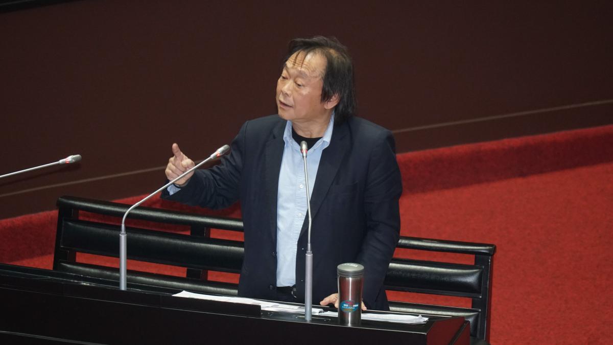 稅改偏心?王世堅轟遺產稅免稅額將暴增127萬 受薪階級薪資扣除額僅調4000元