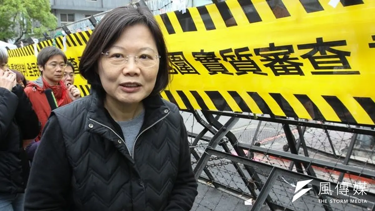 蘇貞昌、謝長廷宣布退選民進黨主席,民進黨前主席蔡英文上午發出聲明,肯定蘇、蔡對台灣民主的貢獻。(余志偉攝) 蘇貞昌、謝長廷宣布退選民進黨主席,民進黨前主席蔡英文上午發出聲明,肯定蘇、蔡對台灣民主的貢獻。(余志偉攝)