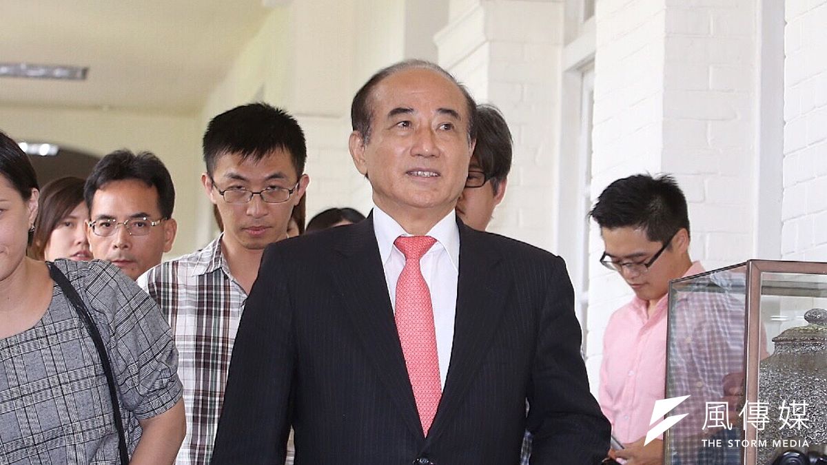 立法院長王金平19日出席國民黨全代會,表態支持洪秀柱被提名為總統參選人,但今日不分區立委詹滿容宣誓典禮,又出現王洪不同場狀況。(資料照片,林韶安攝) 立法院長王金平19日出席國民黨全代會,表態支持洪秀柱被提名為總統參選人,但今日不分區立委詹滿容宣誓典禮,又出現王洪不同場狀況。(資料照片,林韶安攝)