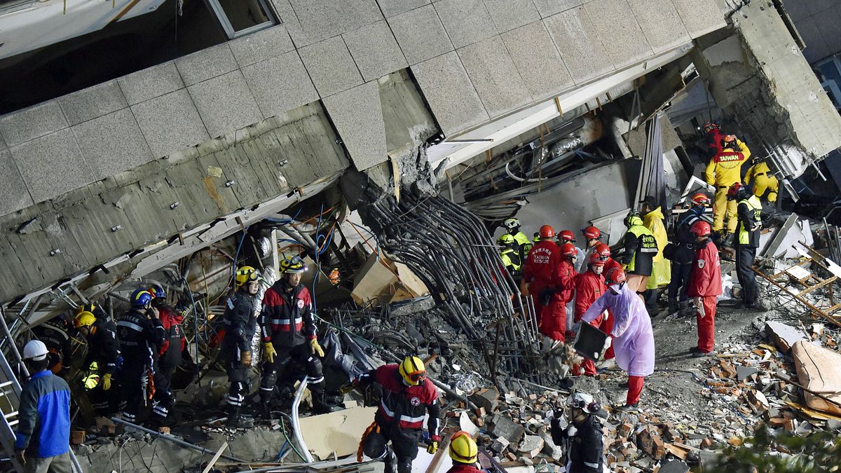 6日發生的花蓮地震災情慘重,各界紛紛捐款盼能協助災民度過難關。(AP) 6日發生的花蓮地震災情慘重,各界紛紛捐款盼能協助災民度過難關。(AP)