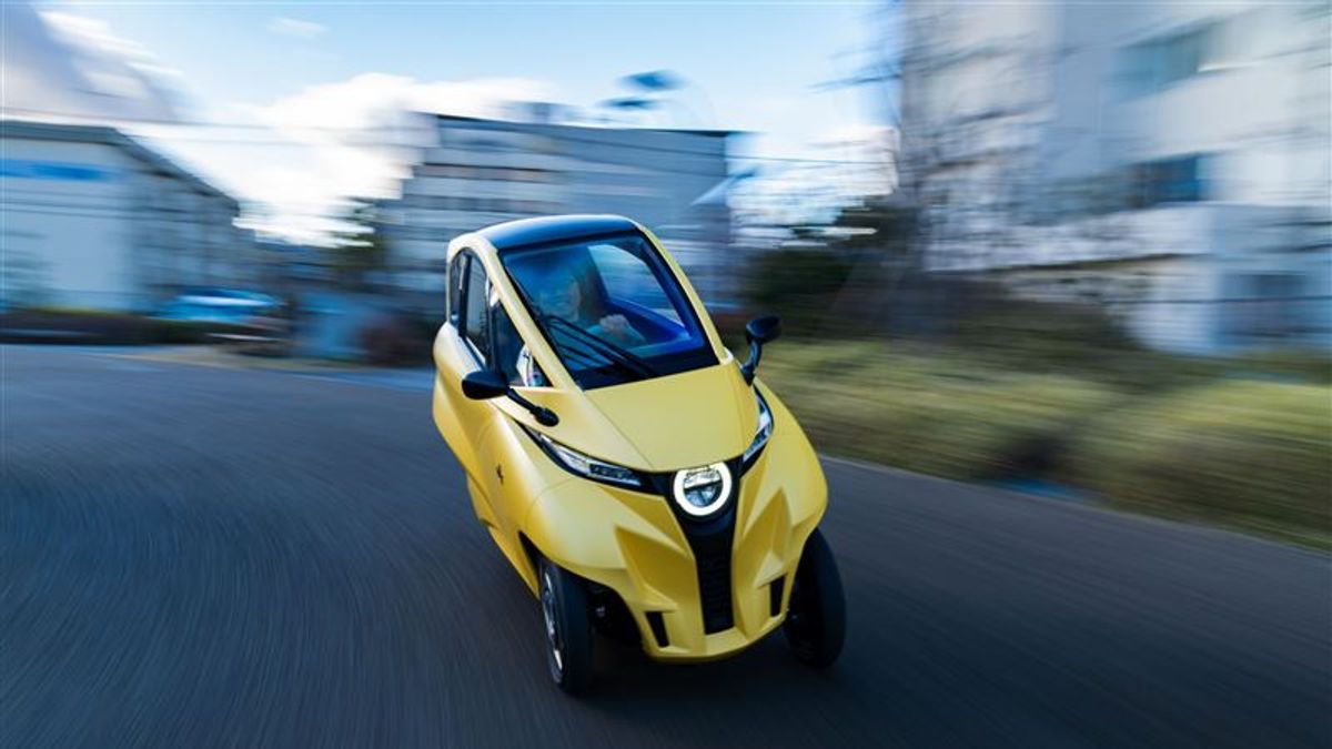 駕艙機車是什麼?可以上國道嗎?可停機車格、免戴安全帽,「只有機車駕照,上路恐噴1.2萬」