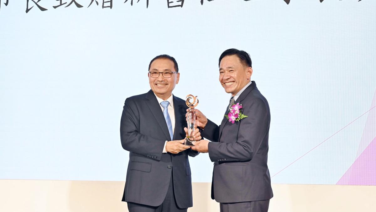 後備憲兵荷松協會理事長交接 侯友宜:感謝為新北城市韌性奉獻