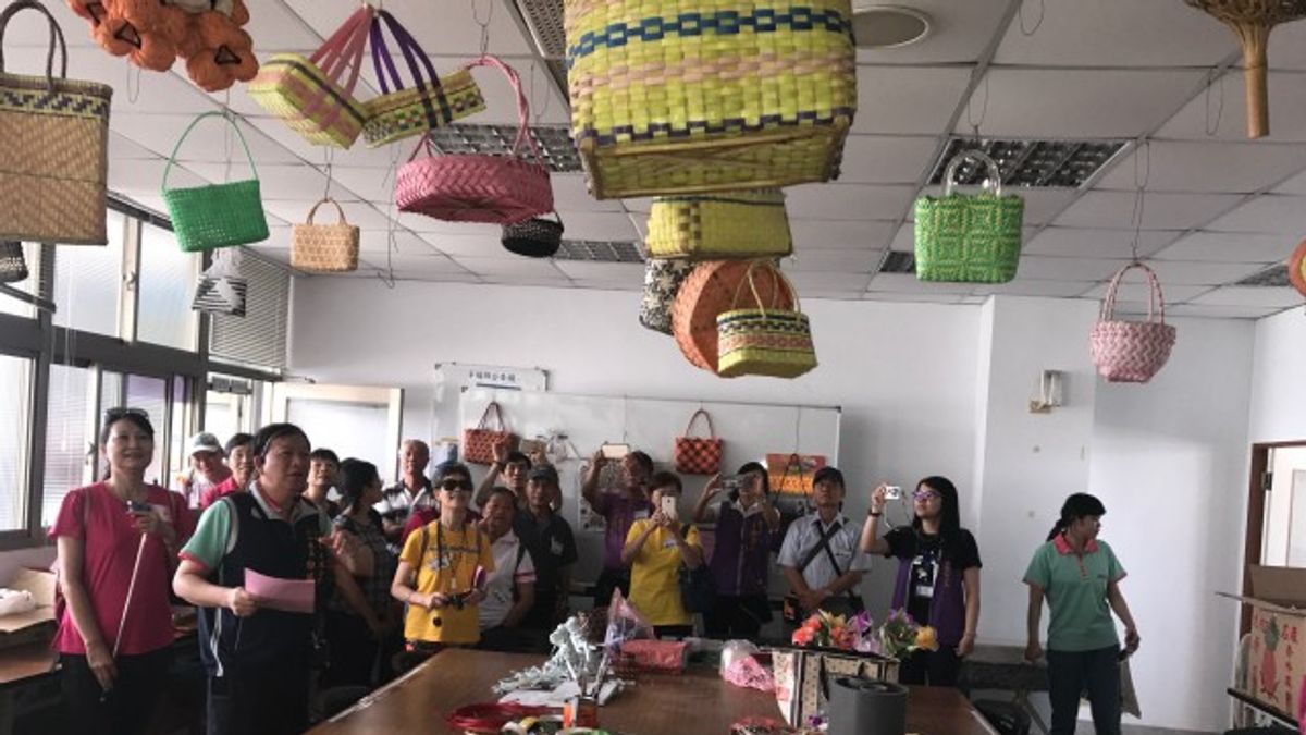 30位長輩參訪外埔長青學苑 肯定設備與教學功能 30位長輩參訪外埔長青學苑 肯定設備與教學功能