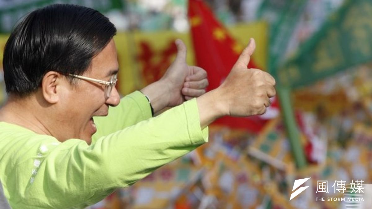 阿扁在獄中雖不復以往風光,但除了種菜外,還養魚怡情。(吳逸驊攝) 阿扁在獄中雖不復以往風光,但除了種菜外,還養魚怡情。(吳逸驊攝)