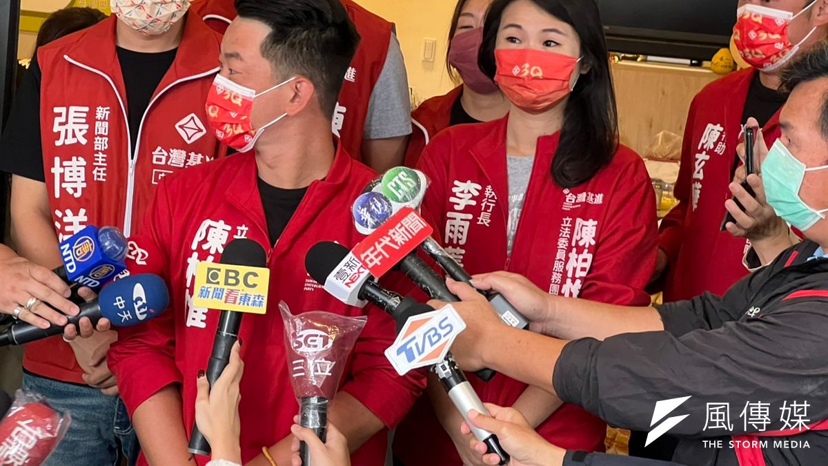 台灣基進立委陳柏惟罷免案通過後,接受媒體訪問。(黃信維攝) 台灣基進立委陳柏惟罷免案通過後,接受媒體訪問。(黃信維攝)