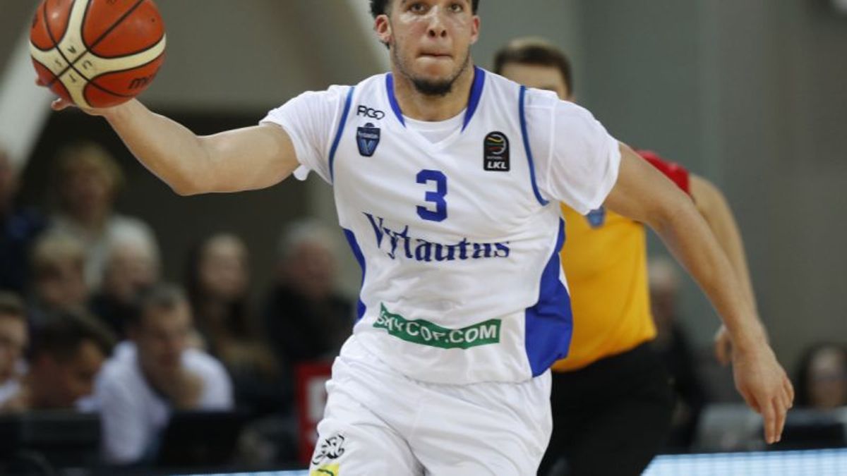 球家二弟利安吉洛鮑爾,在一場表演賽上豪取72分,也宣布投入今年的NBA選秀。(美聯社) 球家二弟利安吉洛鮑爾,在一場表演賽上豪取72分,也宣布投入今年的NBA選秀。(美聯社)