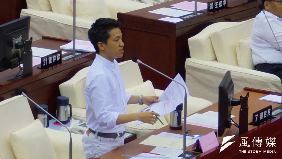 台北市議員何志偉提到,「他殺」已經進入0到14歲嬰幼兒死亡的十大死因。(王彥喬攝)