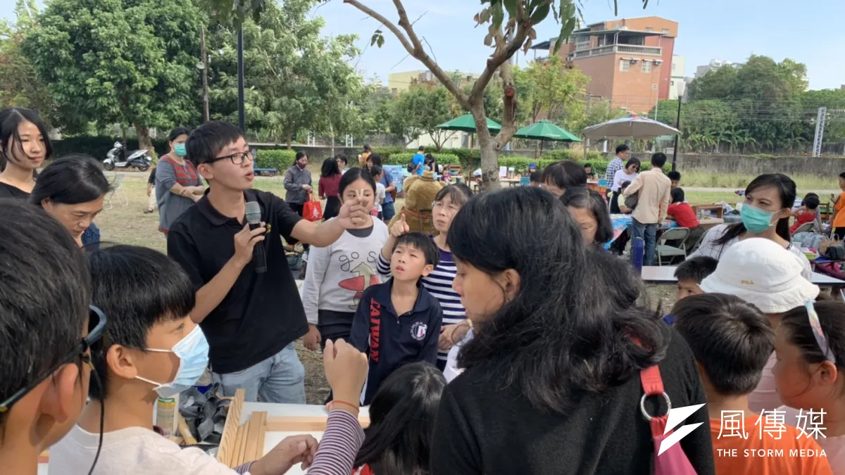 首場活動「樹仔下×喜物市集」創意與熱情,吸引不少民眾參加。(圖/徐炳文攝)