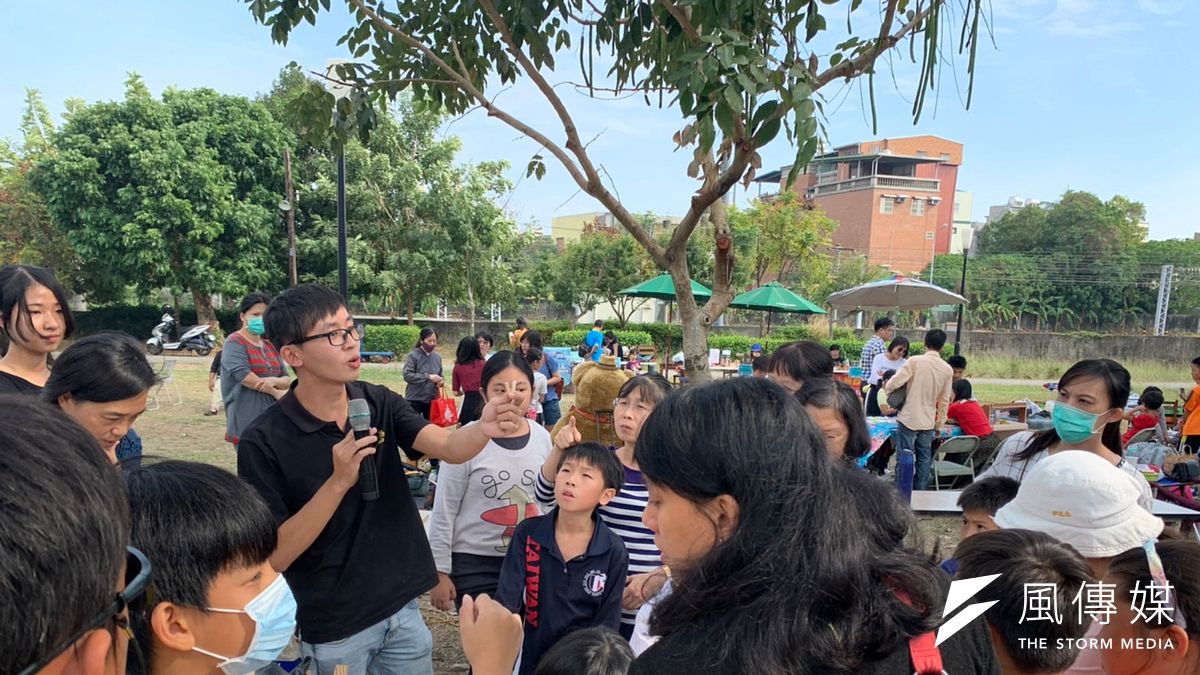 首場活動「樹仔下×喜物市集」創意與熱情,吸引不少民眾參加。(圖/徐炳文攝) 首場活動「樹仔下×喜物市集」創意與熱情,吸引不少民眾參加。(圖/徐炳文攝)