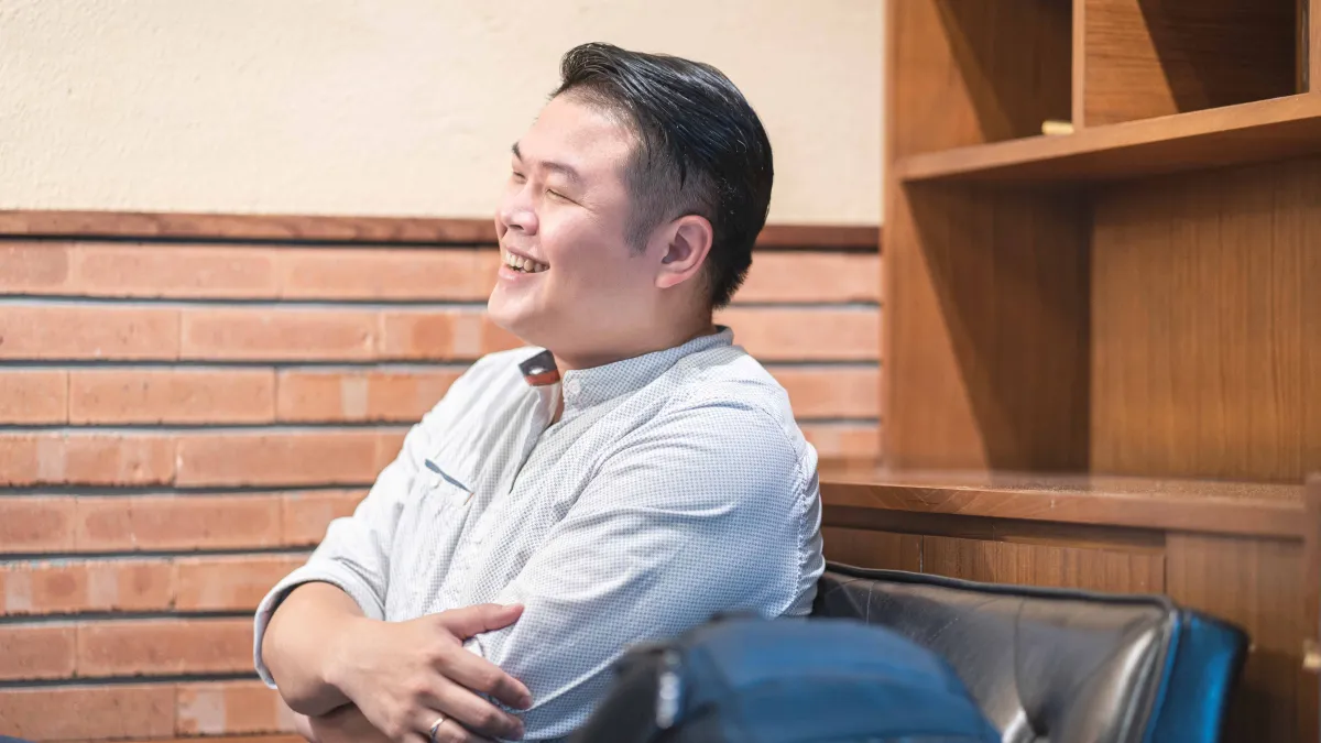 「你或許很專業,但你還要會講話,」一講到這個話題,像是打開劉奕酉的話匣子,他侃侃而談。(圖/生鮮時書提供)