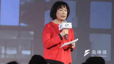 作家龍應台16日出席龍應台基金會「不尋常對話 – 沒有和平,民主會怎樣?」活動。(柯承惠攝)