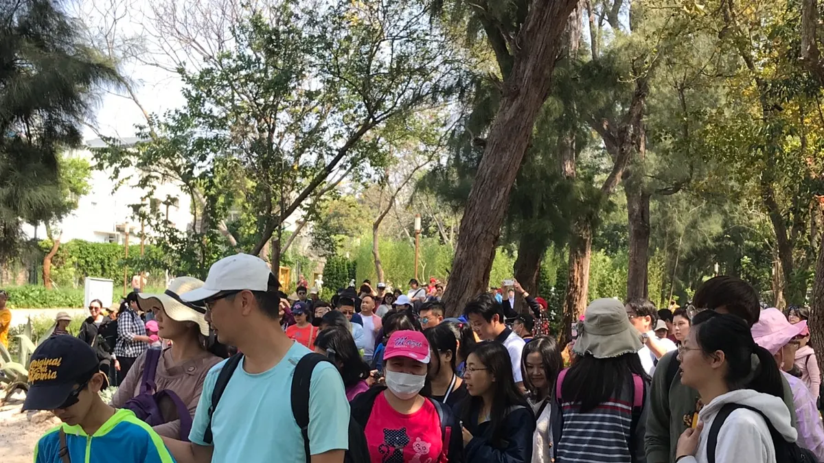 提姆.普瑞克利夫(Tim Briercliffe)2日在蘭花生技園區接受媒體訪問時指出,台中花博對台灣和台中幫助很大,入園遊客數不錯,但因開放免費入園,影響收入和權利金。(台中市政府提供)