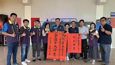 薛雍霖致力投入養殖技術復育小丑魚,採用全室內循環水養殖技術,以水產養殖技術結合觀賞水族,獲第34屆十大神農獎。(圖/彰化縣政府)