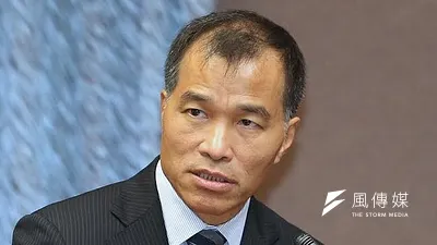 立委蔡正元踢爆交長葉匡時接受神腦電腦董事長林保雍豪華夜宴。(吳逸驊攝)