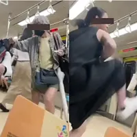 台北メトロで優先席をめぐるトラブルが発生。高齢女性が若い男性にしつこく着席を求め、手提げ袋で叩いたところ、男性が反撃して女性を向かいの座席へ蹴り倒した。(写真/市民提供) 台北メトロで優先席をめぐるトラブルが発生。高齢女性が若い男性にしつこく着席を求め、手提げ袋で叩いたところ、男性が反撃して女性を向かいの座席へ蹴り倒した。(写真/市民提供)