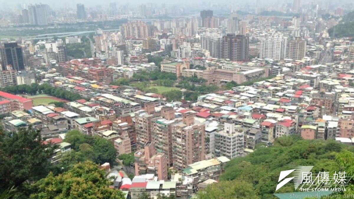 台北市將對持有非自住房屋的囤房族課徵差別稅率,若獲議會通過,未來在台北市囤房超過3戶以上,房屋稅將提高為3.6%,是自住房屋的3倍。(呂紹煒攝) 台北市將對持有非自住房屋的囤房族課徵差別稅率,若獲議會通過,未來在台北市囤房超過3戶以上,房屋稅將提高為3.6%,是自住房屋的3倍。(呂紹煒攝)