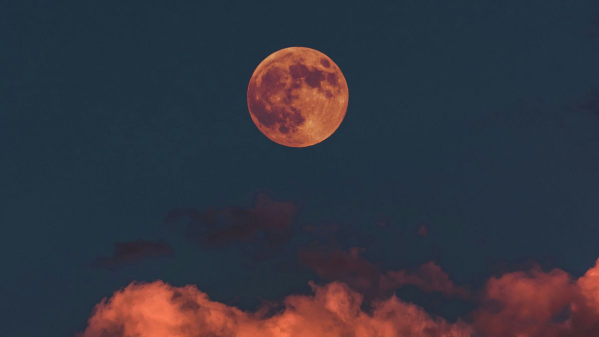 今元宵節罕見遇血月!超凶赤馬紅月「4禁忌」做了窮整年,補財庫最佳時間曝