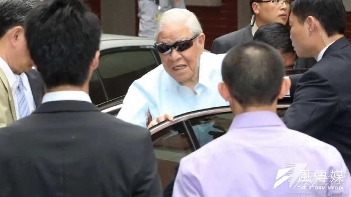 前總統李登輝赴立院對學運與公民團體演說,李在演講中提到,自己也曾「為了抗議美軍強姦1個女學生,參加示威遊行」,該事件就是沈崇案。(余志偉攝)