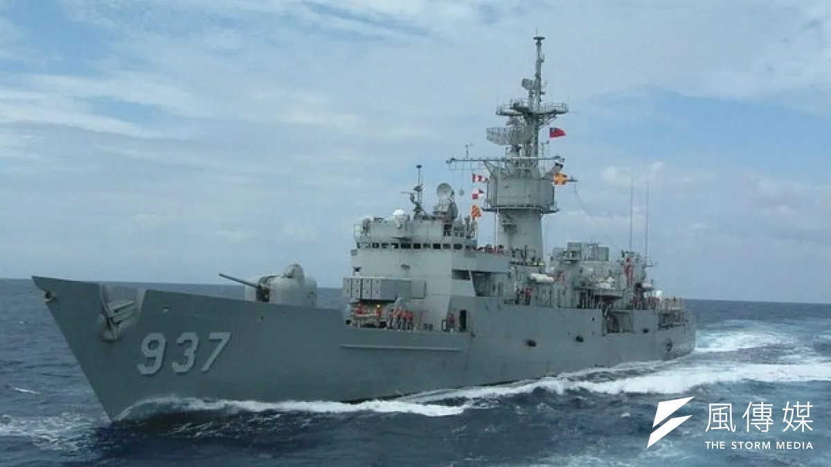 代號「定海計劃」的劍二海射型防空飛彈系統,在海軍編號937淮陽軍艦上完成實彈射擊,但威創科技可能無法如期交貨,恐將影響劍二海射型防空飛彈系統換裝在海軍作戰艦的進度。(取自海軍官校正期77年班網路同學會網站)