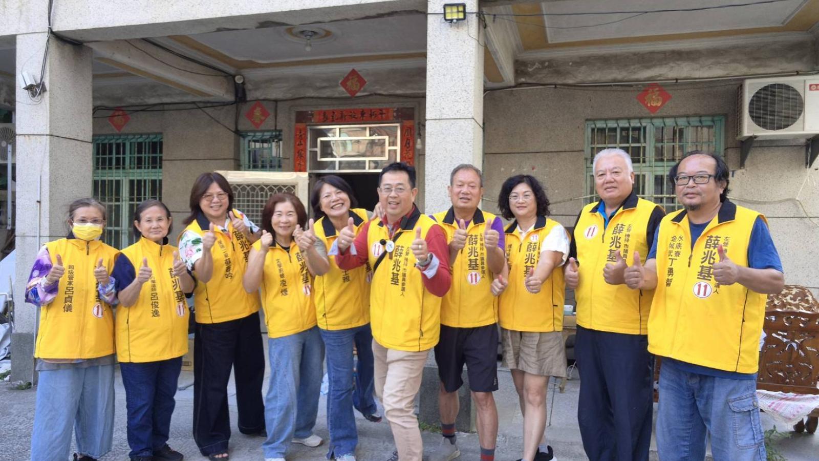 薛兆基拋下宣傳車展開「百里行腳」走進左楠巷弄:最後一段路用雙腳走到底