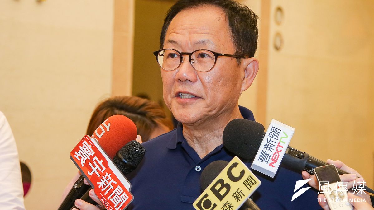 中颱瑪莉亞來襲,北北基颱風假不同調,國民黨台北市長參選人丁守中11日表示,他今早與新北市長參選人侯友宜熱線聯繫,取得「丁候共識」,未來雙北放不放颱風假,雙方一定事先緊密協調、一致行動。(資料照,陳明仁攝) 中颱瑪莉亞來襲,北北基颱風假不同調,國民黨台北市長參選人丁守中11日表示,他今早與新北市長參選人侯友宜熱線聯繫,取得「丁候共識」,未來雙北放不放颱風假,雙方一定事先緊密協調、一致行動。(資料照,陳明仁攝)