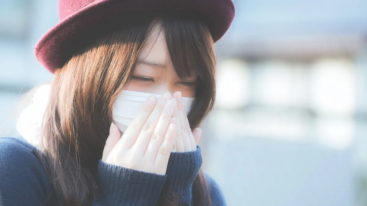 手腳冰冷怎麼辦?可以靠泡澡或是「溫熱食物」滋補暖身。(示意圖/取自pakutaso)