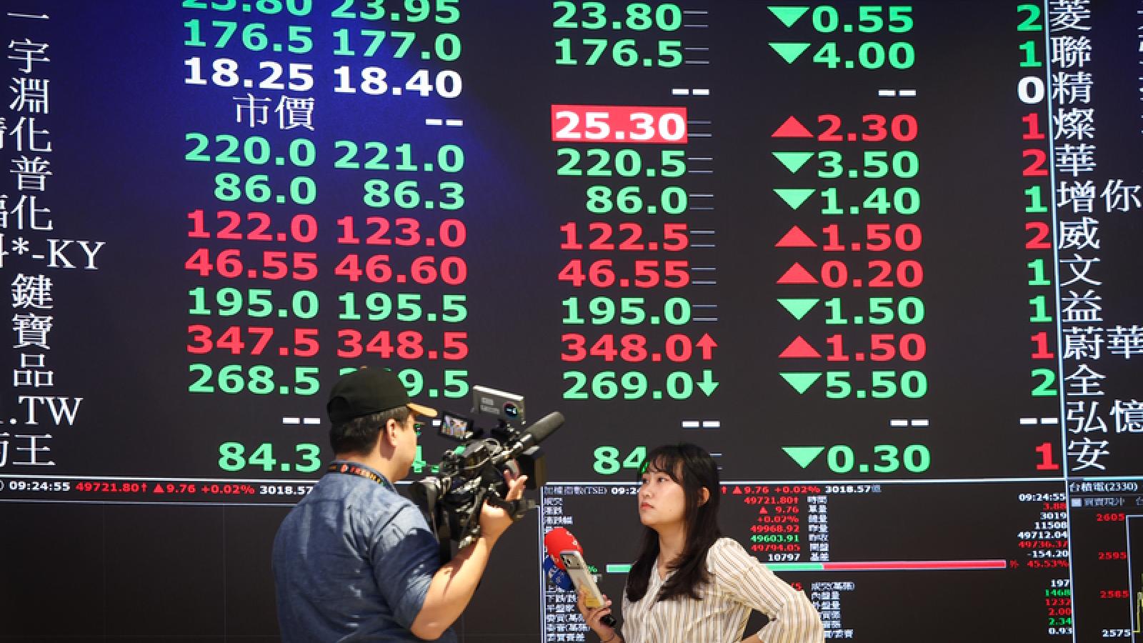 台股叩關5萬點 玉山、施羅德搶進主動式ETF戰場
